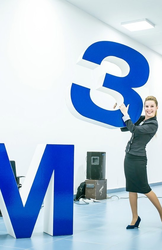 ОБЪЕМНЫЕ БУКВЫ­